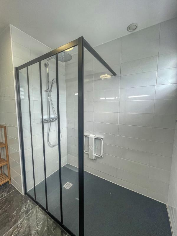 19.Location villa piscine Saint François Guadeloupe_Chambre 1 et 2 RDC